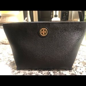 Tory Burch makeup bag travel bag comes with tag